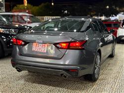 نيسان ألتيما